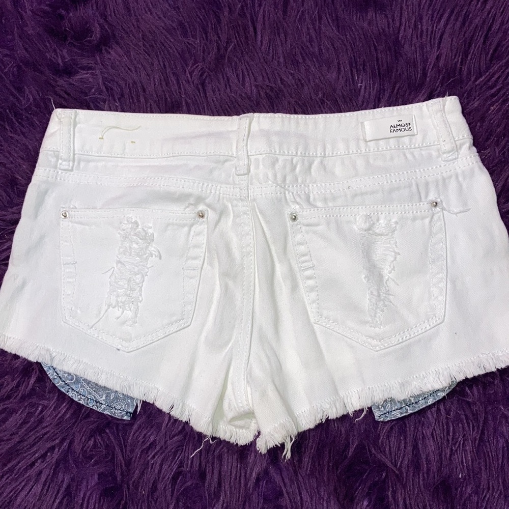 Shorts - Picture 2 of 3